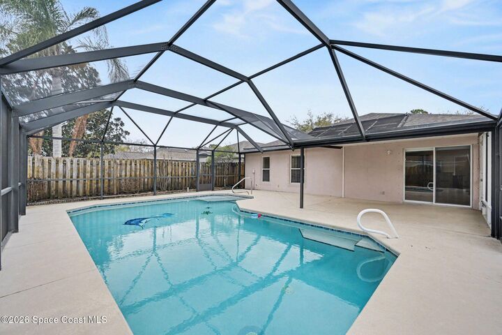 Property Photo: 4332 Derbyshire Drive FL 32780