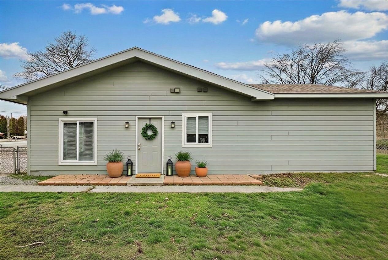 Property Photo: 10821/10823 E Mission Ave WA 99206