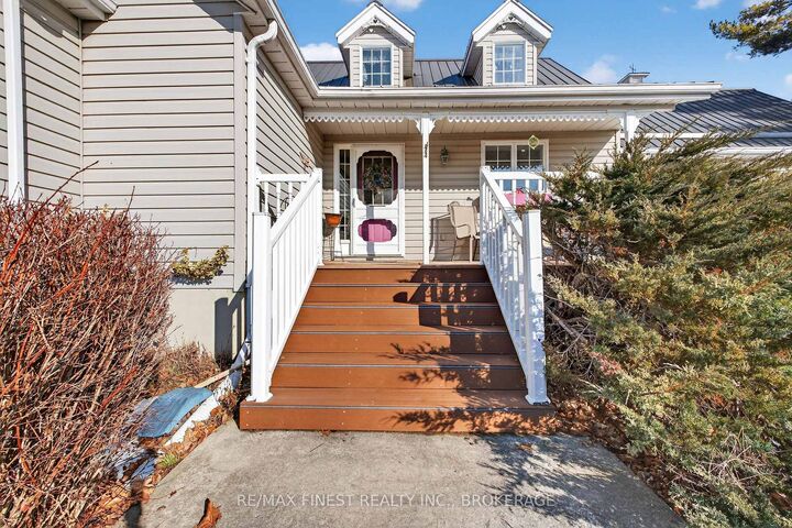 Property Photo: 4602 Deer Run Way ON K0H 2T0