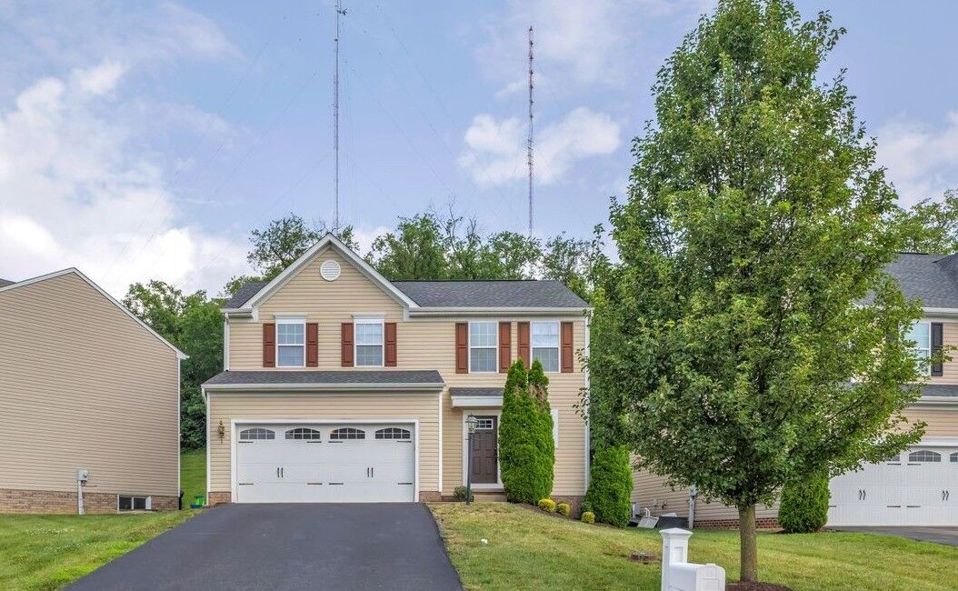 Property Photo: 1113 Towervue Dr PA 15227