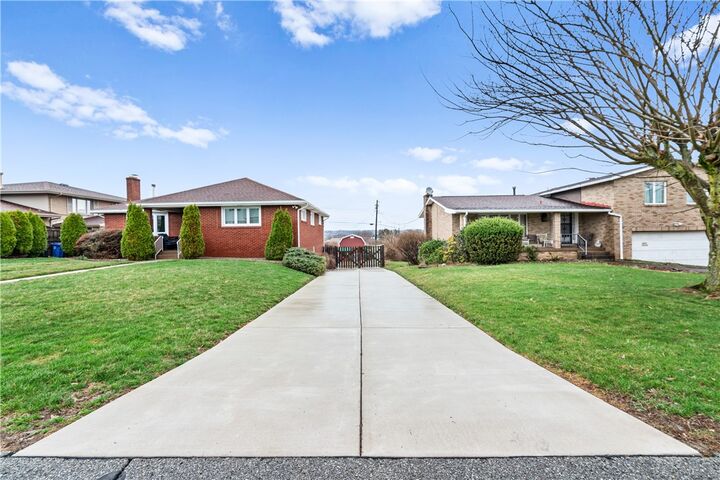 Property Photo:  3430 Lynnwood Dr  PA 15120 