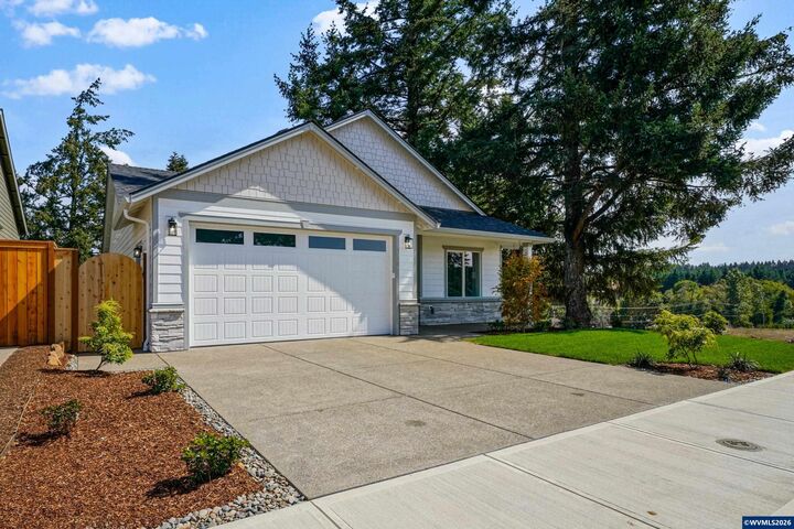 Property Photo: 6752 Naomi Danielle St SE OR 97306