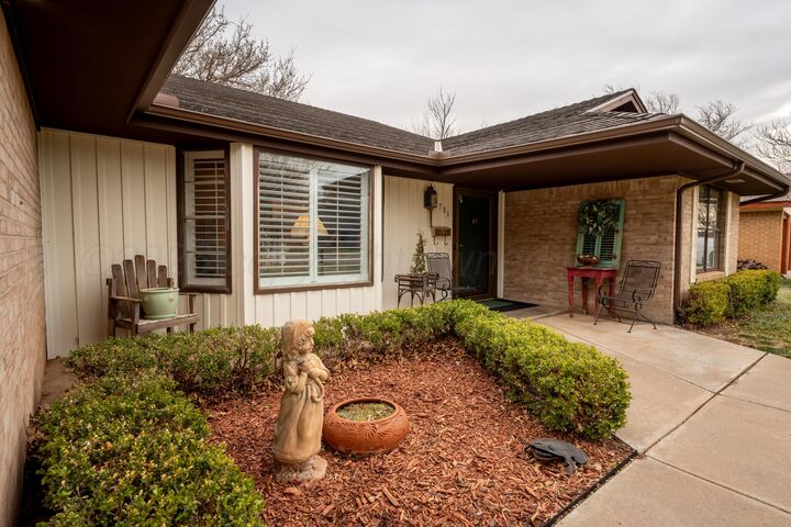 Property Photo:  6706 Gainsborough Road  TX 79106-2813 