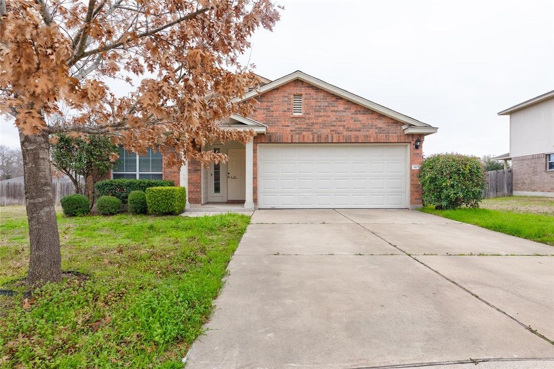 Property Photo:  405 Fort Thomas Place  TX 78664 