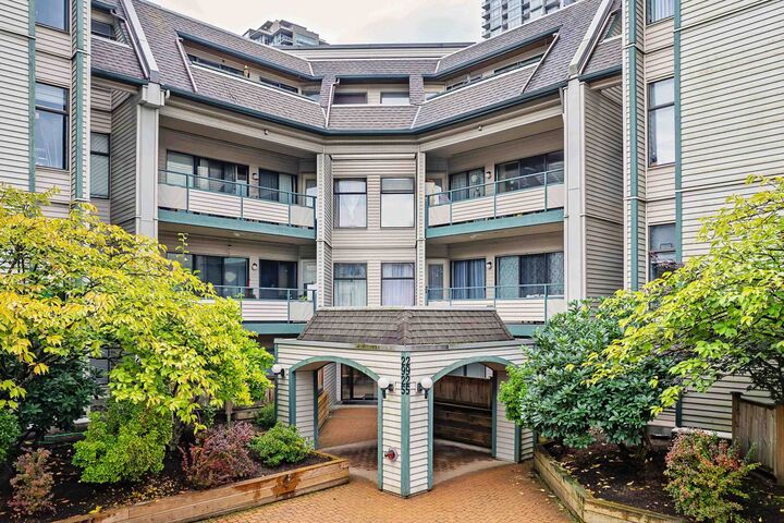 2925 Glen Drive 305 — photo 1