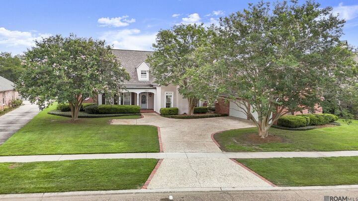 Property Photo: 12511 S Lake Sherwood Ave LA 70816