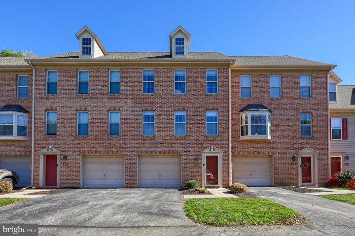 Property Photo: 1202 Skyview Drive 1202 PA 17406