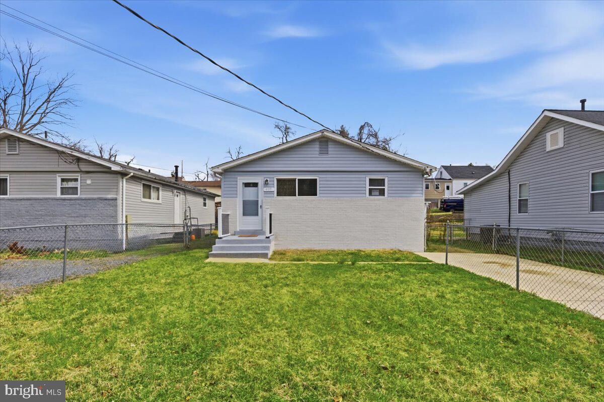 Property Photo: 405 Birchleaf Avenue MD 20743