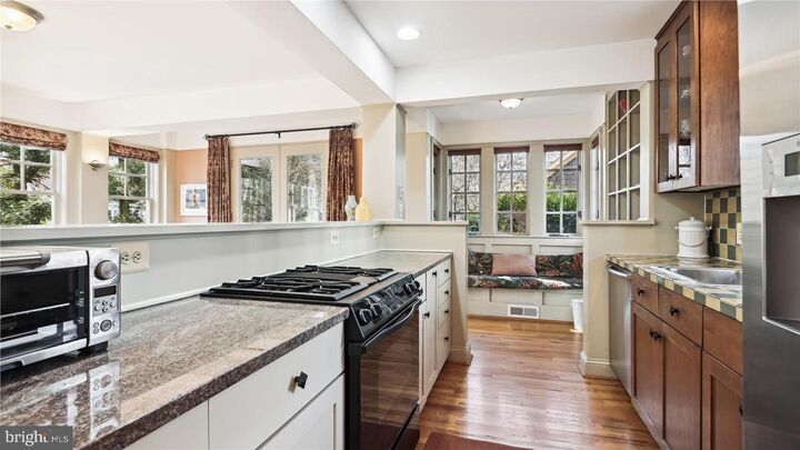 Property Photo:  136 N Irving Street  VA 22201 