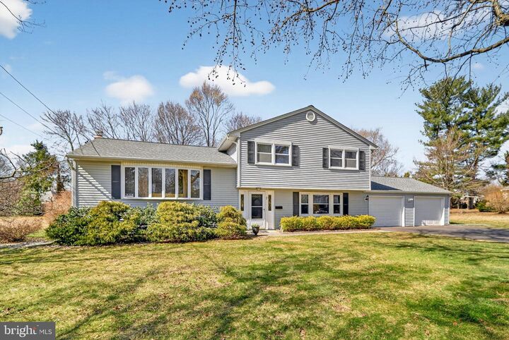 Property Photo:  7 Griggs Road  NJ 08512 