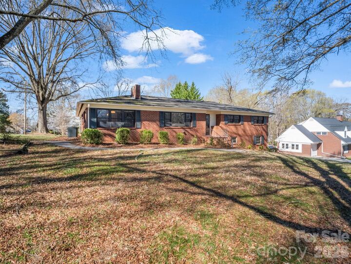 Property Photo: 711 N Oak Street NC 28092