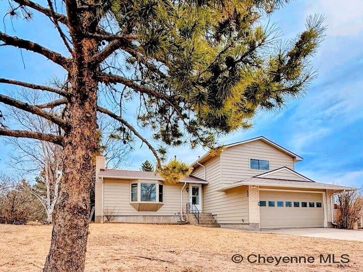 Property Photo: 101 Applewood Ct WY 82009