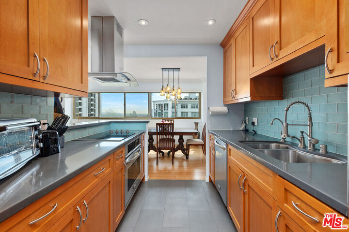 Property Photo:  10701 Wilshire Blvd  CA 90024 