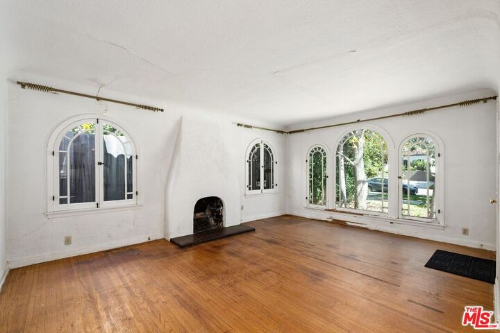 Property Photo: 704 17th St CA 90402