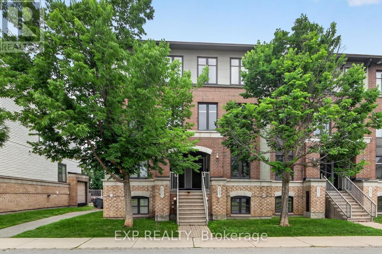Property Photo: 605 Chapman Mills Drive B ON K2J 5T1
