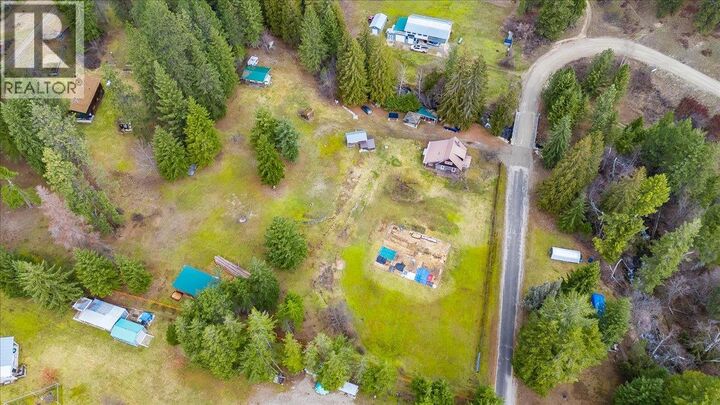 Property Photo: 7515 Broadwater Road BC V1N 4V8