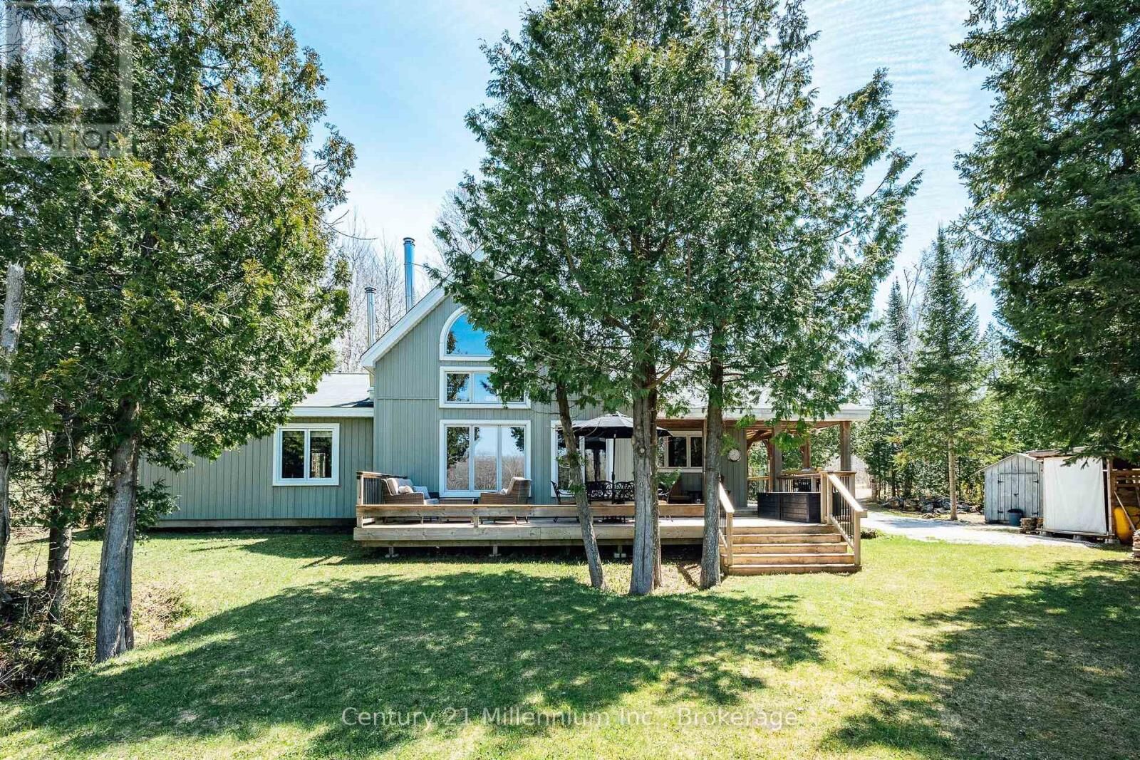 Property Photo: 20 Cottage Cove Road ON N0H 1W0