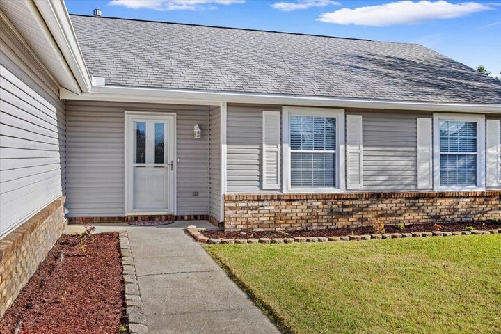 Property Photo:  1051 Boulevard De La Parisienne  FL 32569 