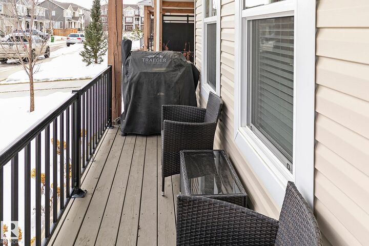 Photo de la propriété:  1630 203 Street NW  AB T6M 1K7 