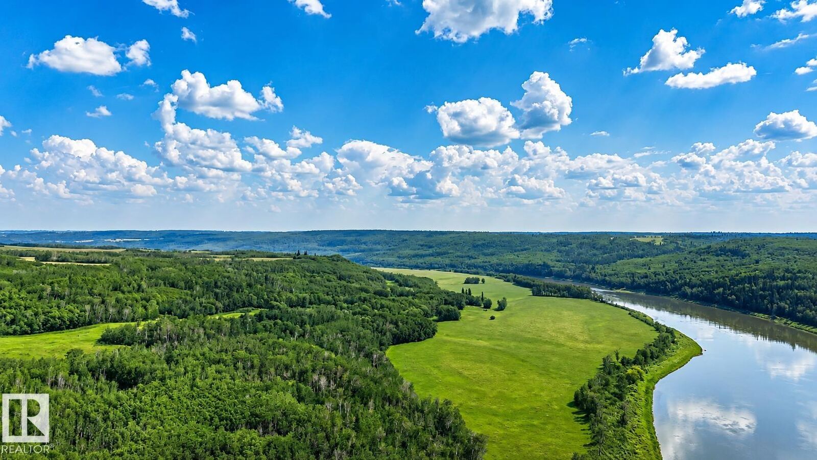 Property Photo:  Rge Rd 102 Twp Rd 552A  AB T0A 3A0 