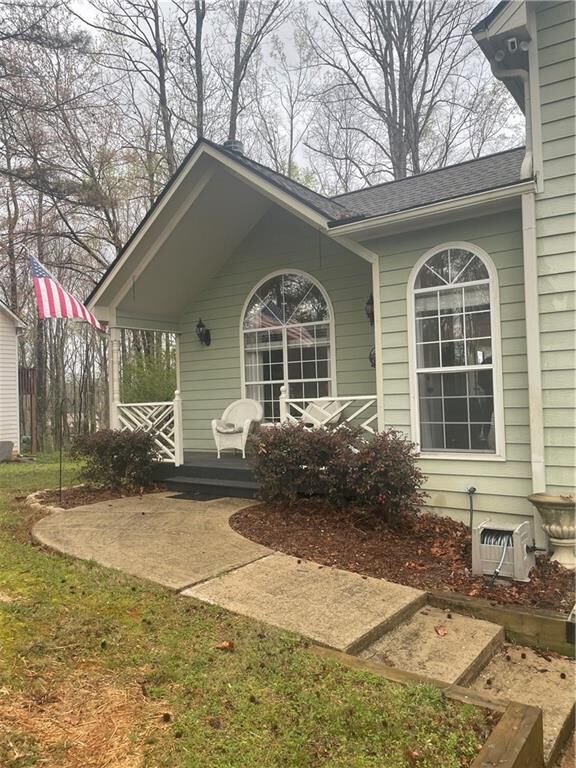 Property Photo: 6210 Carriage Court GA 30040