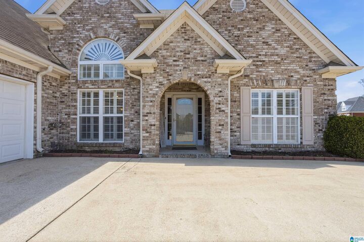 Property Photo:  2002 Dorsett Circle  AL 35004 