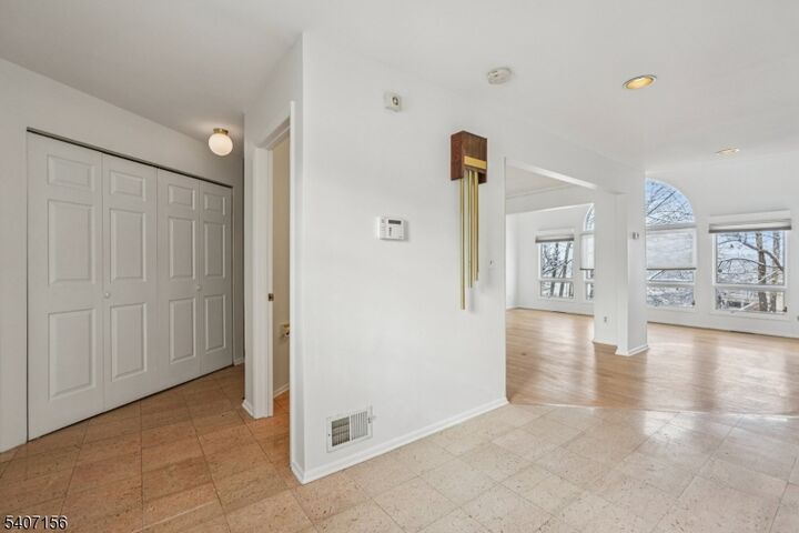 Property Photo:  320 Cedar Wood Terr39  NJ 07424 