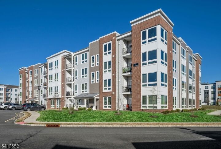 Property Photo:  4 Vanderbilt Blvd 408  NJ 07932 