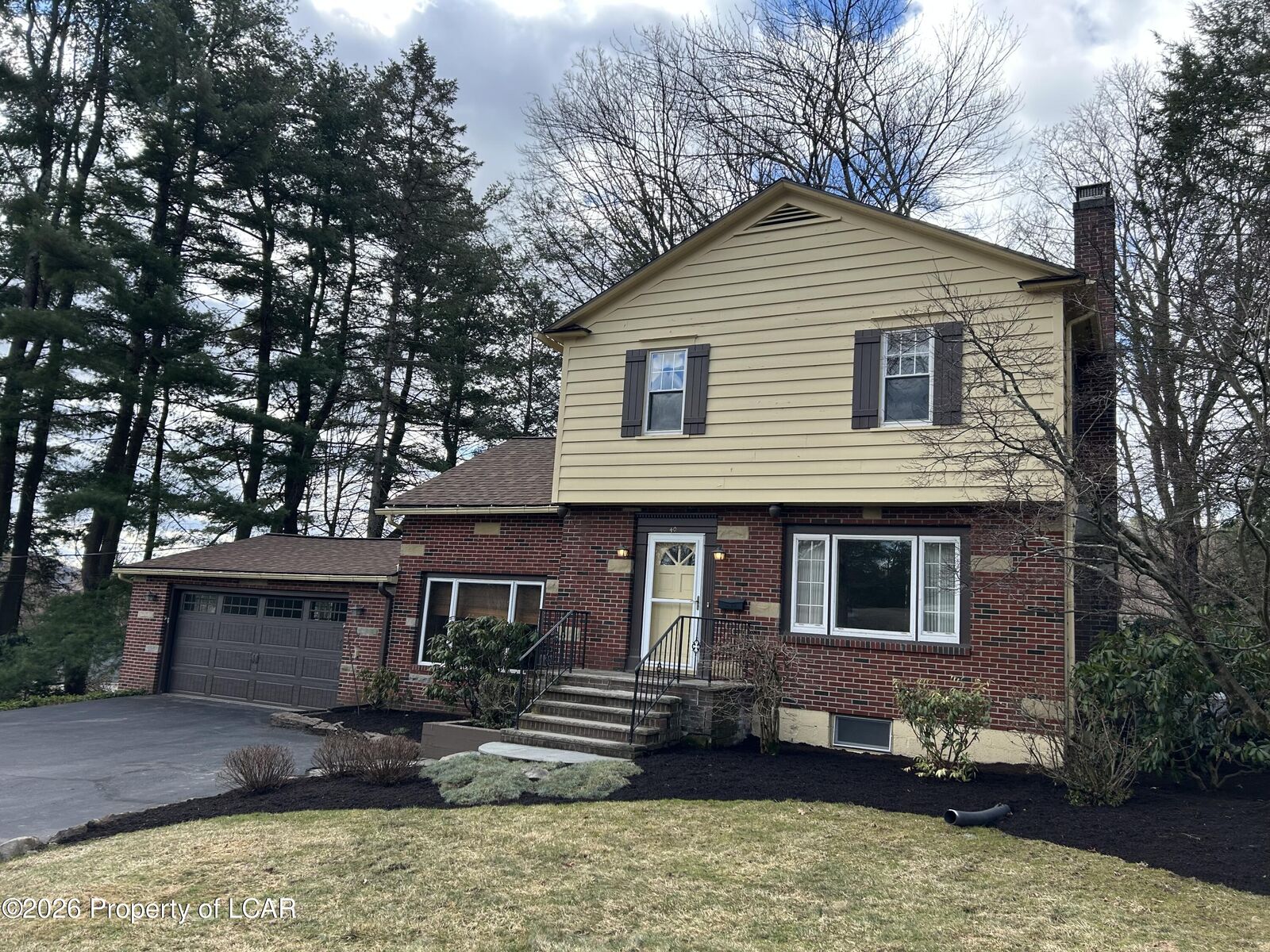 Property Photo: 40 Druid Hills Drive PA 18708