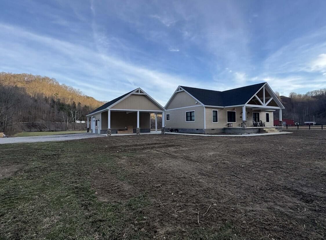 Property Photo:  2091 Kentucky 122  KY 41655 