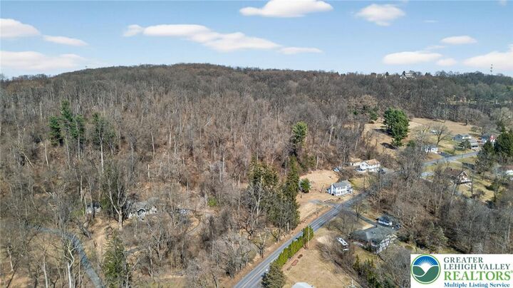 Property Photo:  455 Morvale Road  PA 18042 