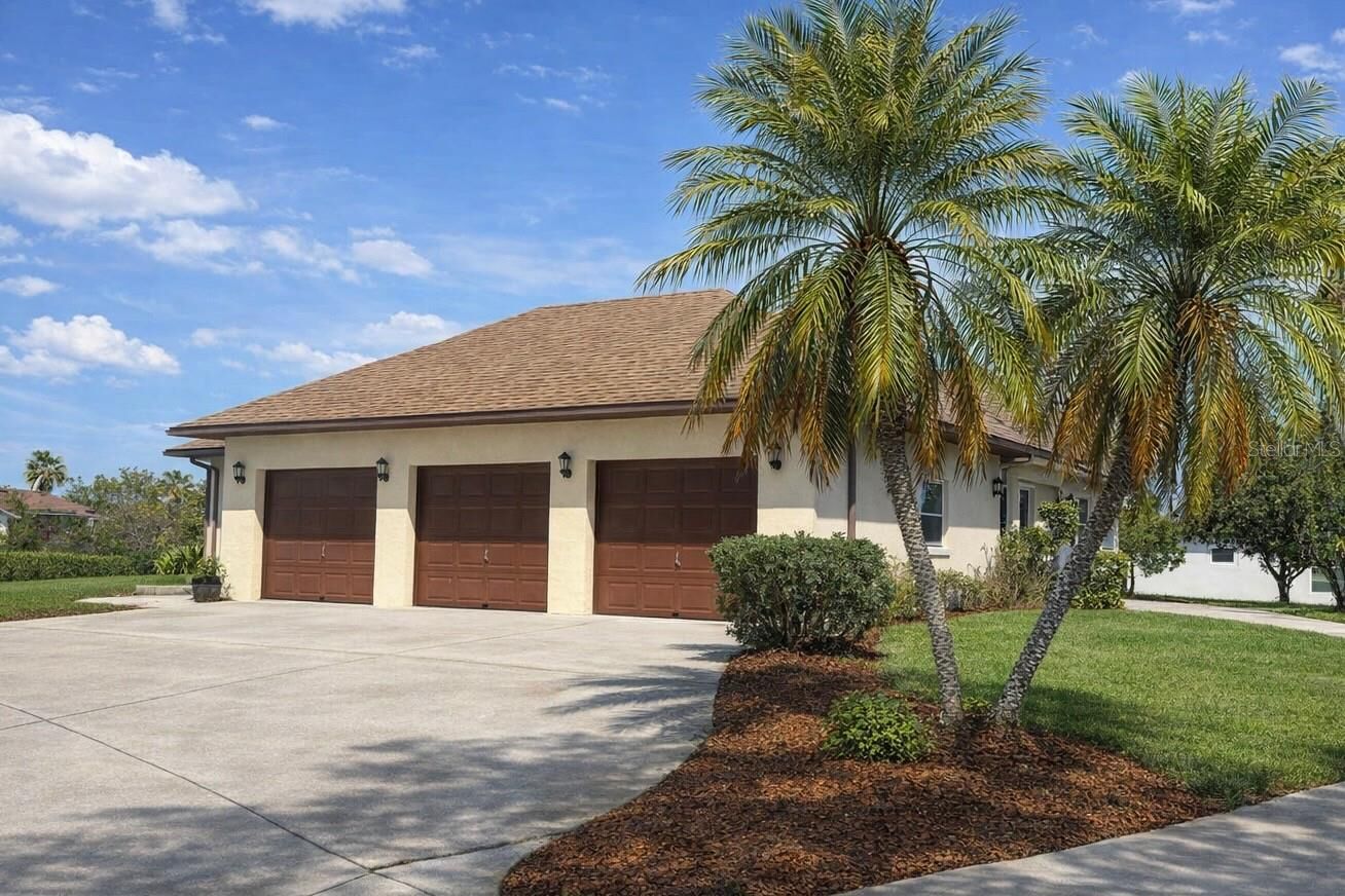 Property Photo:  513 Bar Drive  FL 34759 