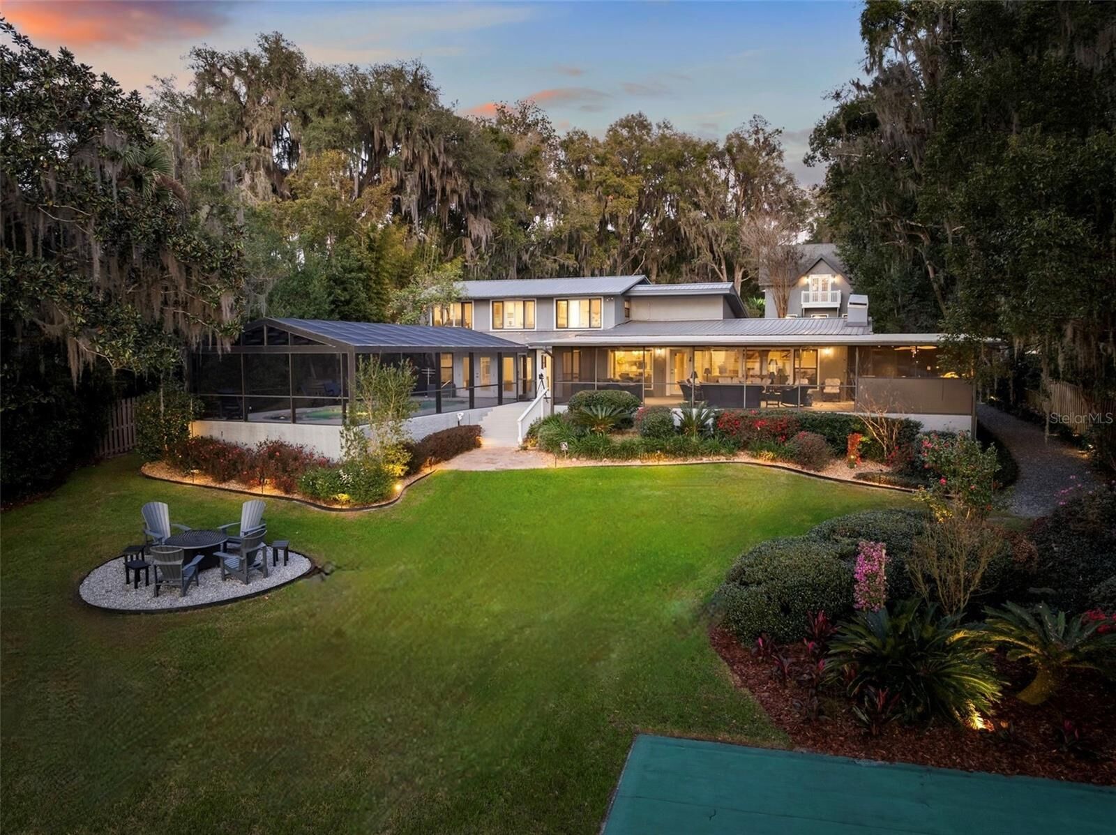 Property Photo: 715 Seminole Ridge Road 1 FL 32666