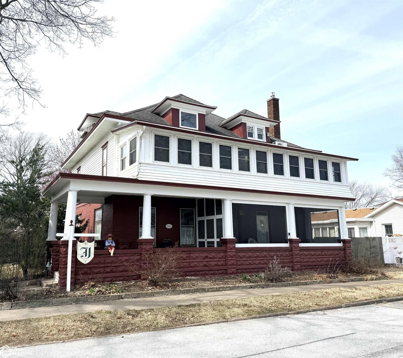 Property Photo:  1303 N 6th Street  IA 52601 