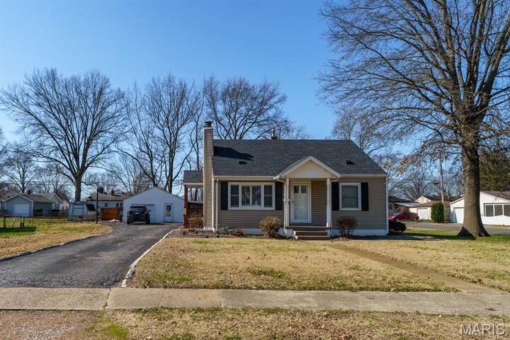 Property Photo: 1802 Bremen Avenue IL 62040