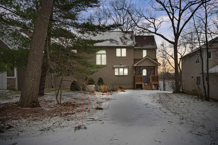 Property Photo:  6511 Forest Beach Drive  MI 48116 