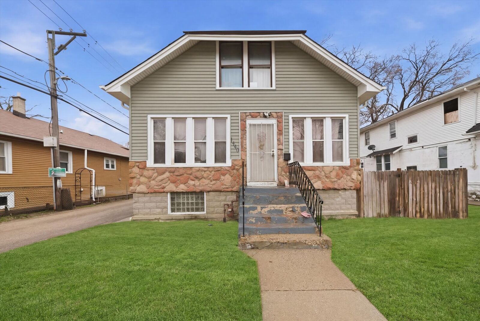 Property Photo: 1140 W 104th Place IL 60643