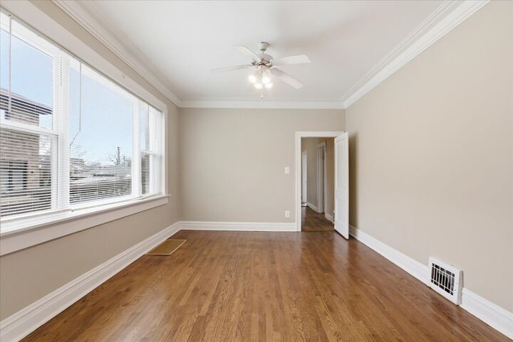 Property Photo:  5808 N Navarre Avenue 1  IL 60631 