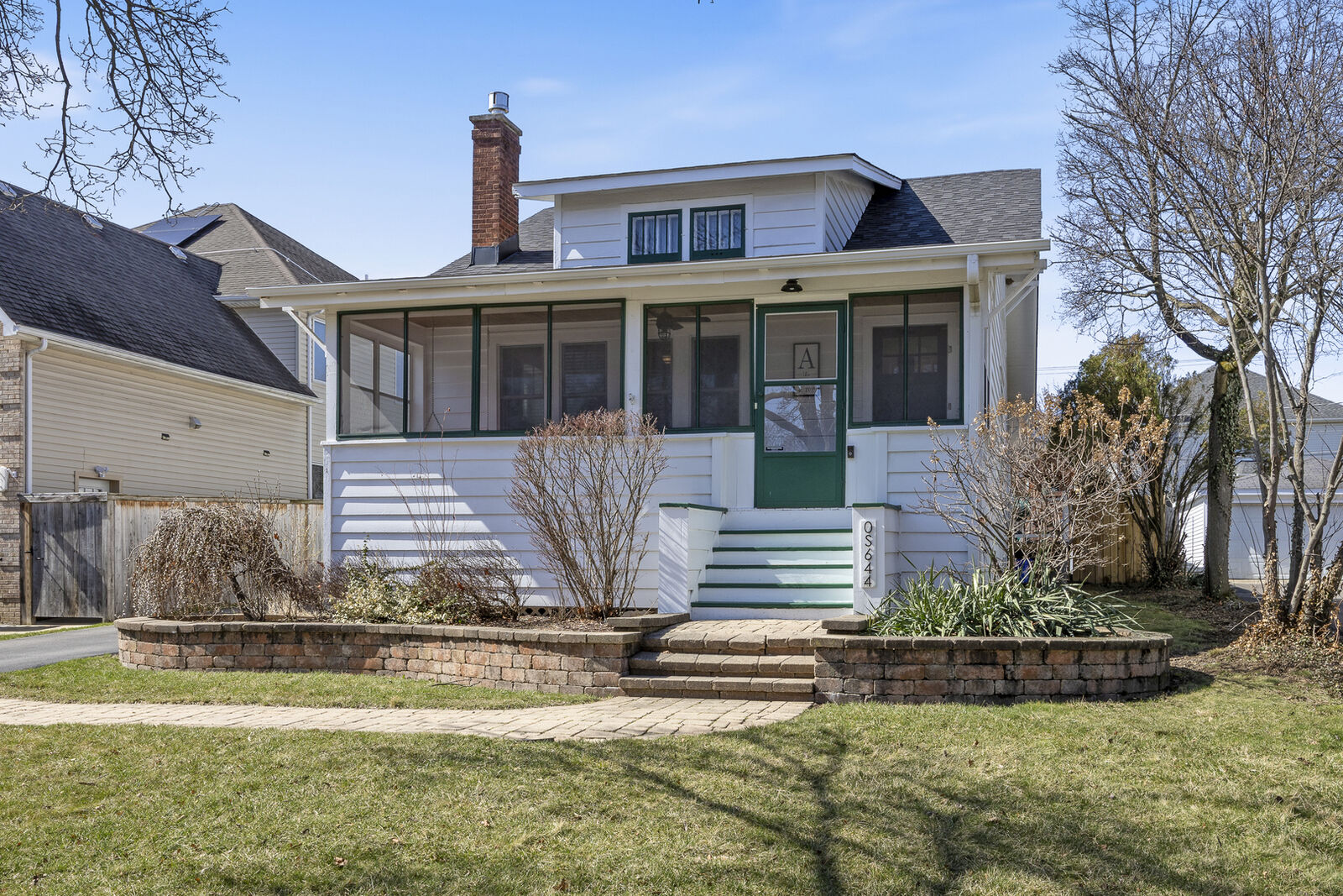 Property Photo:  0S644 East Street  IL 60190 