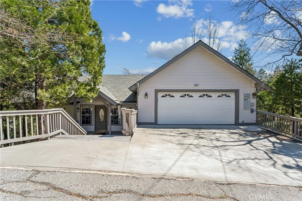 Property Photo: 27487 North Bay CA 92352
