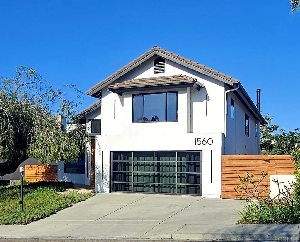 Property Photo: 1560 Hawk View Dr CA 92024