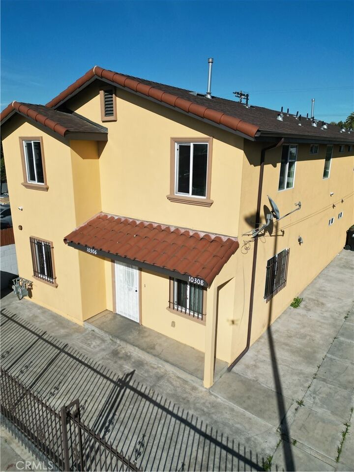 Property Photo:  10306 S Main Street 2  CA 90003 