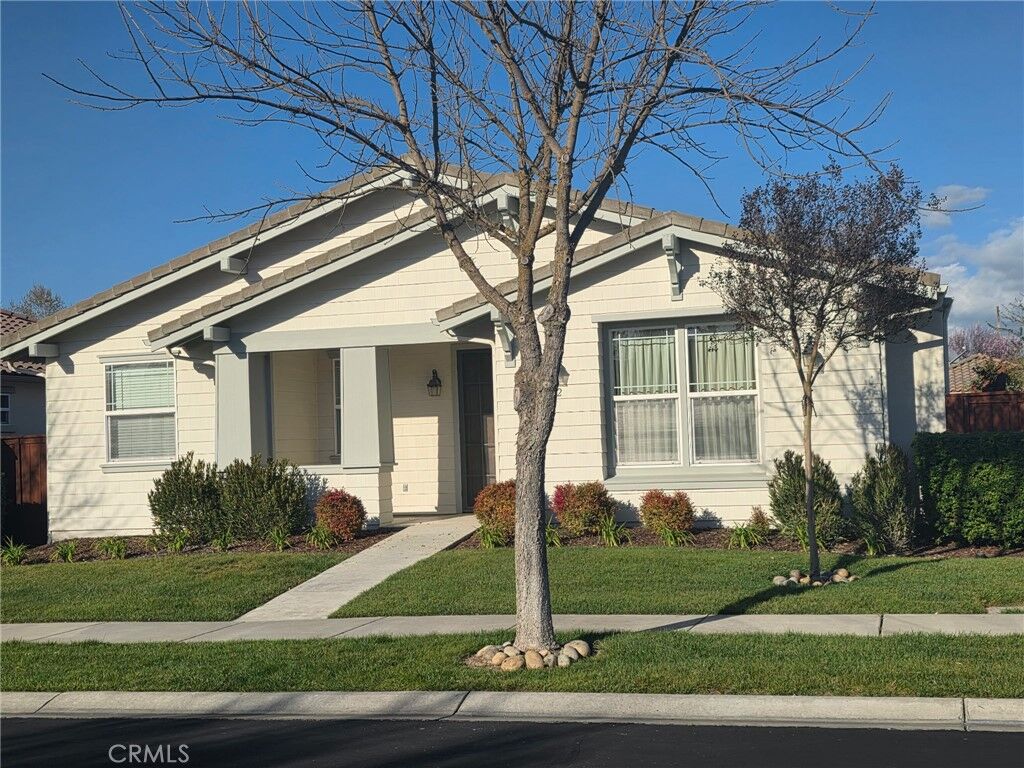 Property Photo:  2562 Alameda Drive  CA 93446 