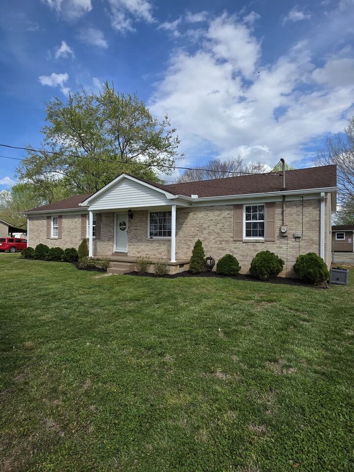 Property Photo:  205 Peachtree St  TN 37180 