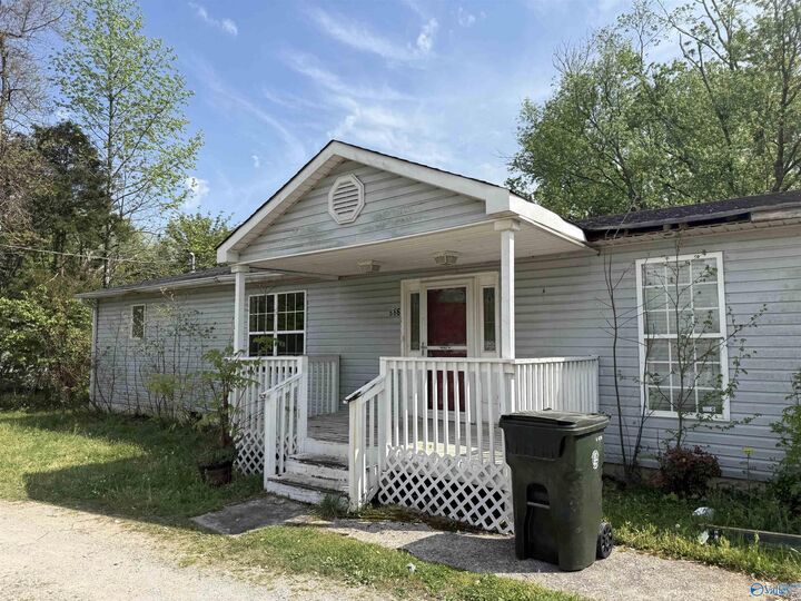 Property Photo:  886 Plummer Road NW  AL 35806 