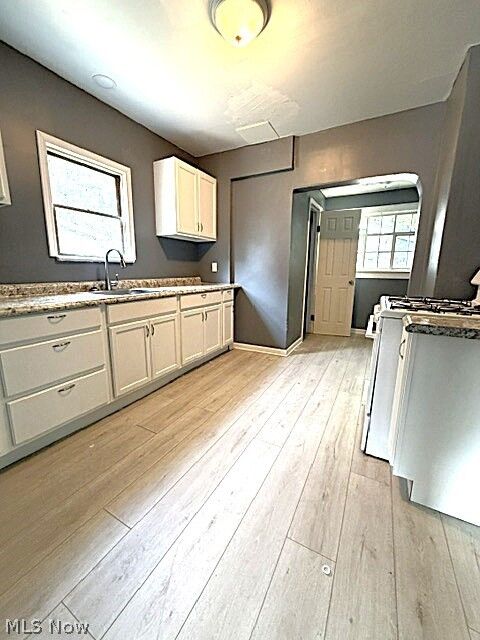 Property Photo:  877 Hammel Street  OH 44306 