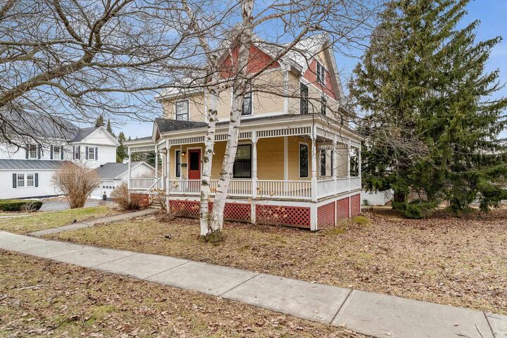 Property Photo:  92 High Street  VT 05478 