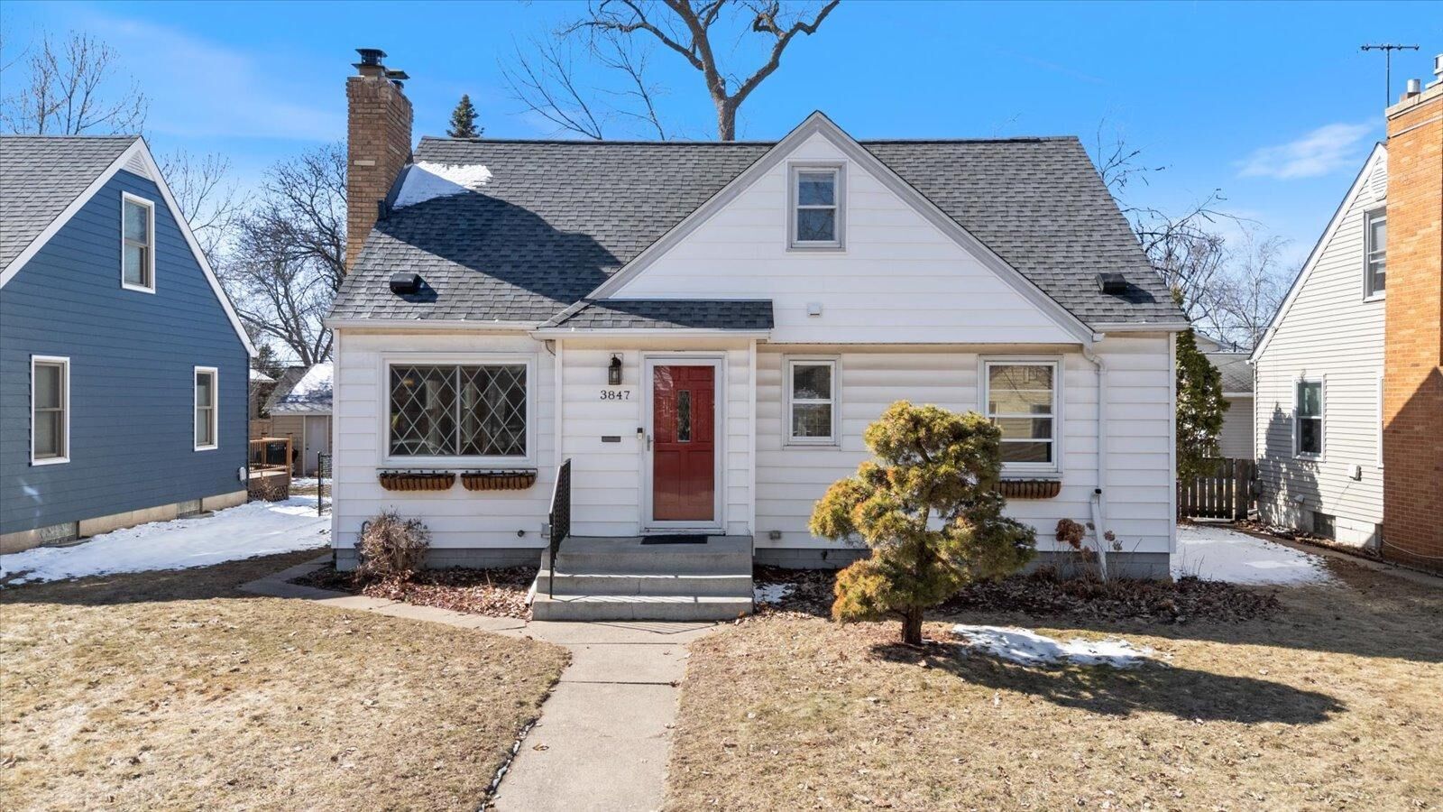 Property Photo: 3847 Zenith Avenue N MN 55422