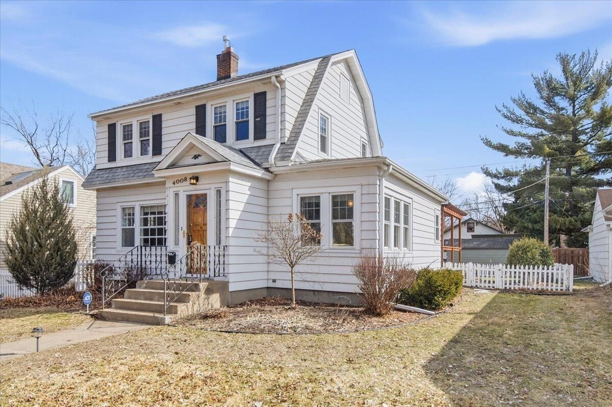 Property Photo:  4008 Zenith Avenue N  MN 55422 