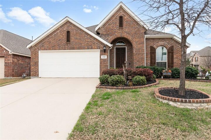 Property Photo: 4300 Old Grove Way TX 76244